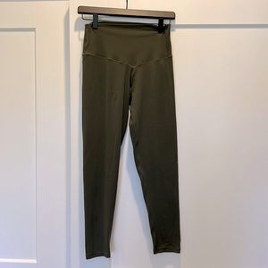 Offline by Aerie Soft leggings 7/8 length Size L